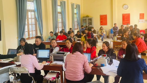 Phòng giao dịch Ngân hàng Chính sách xã hội (NHCSXH) Hữu Lũng tăng cường giải ngân các chương trình tín dụng chính sách trên địa bàn.