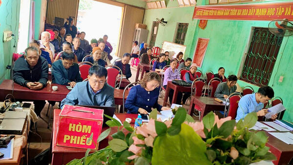 100% CỬ TRI HỘ GIA ĐÌNH THÔN NA HOA ĐỒNG THUẬN VỚI PHƯƠNG ÁN ĐỔI TÊN THÔN DO UBND XÃ XÂY DỰNG