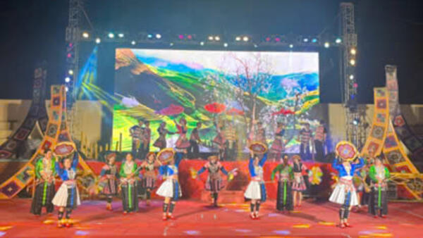 🎊🎶 HỘI TỤ SẮC MÀU VĂN HÓA – ĐÊM NGHỆ THUẬT CỤM HỮU LŨNG 🎶🎊