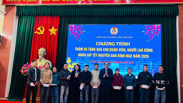 Liên đoàn Lao động tỉnh Lạng Sơn thăm và tặng quà công nhân lao động nhân dịp Tết nguyên đán Bính Ngọ năm 2026 tại cụm các xã trên địa bàn huyện Hữu Lũng (cũ)