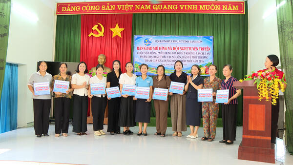 HỘI LHPN TỈNH BÀN GIAO MÔ HÌNH VÀ HỘI NGHỊ TUYÊN TRUYỀN  CUỘC VẬN ĐỘNG “ XÂY DỰNG GIA ĐÌNH 5 KHÔNG, 3 SẠCH, 3 AN”, PHÂN LOẠI RÁC THẢI TẠI NGUỒN BẢO VỆ  MÔI TRƯỜNG THAM GIA XÂY DỰNG NÔNG THÔN MỚI NĂM 2026
