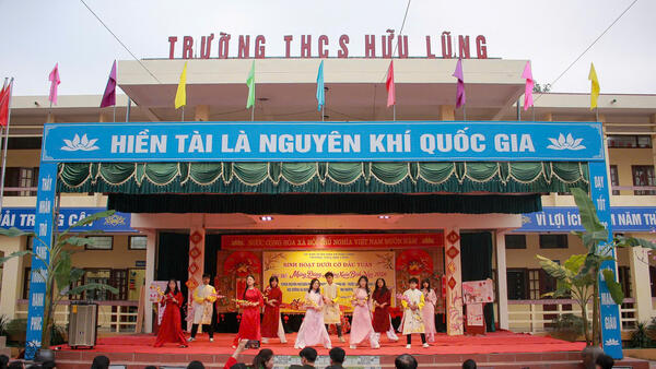 TRƯỜNG THCS HỮU LŨNG TỔ CHỨC CHƯƠNG TRÌNH SINH HOẠT DƯỚI CỜ VỚI CHỦ ĐỀ “ MỪNG ĐẢNG, MỪNG XUÂN BÌNH NGỌ”