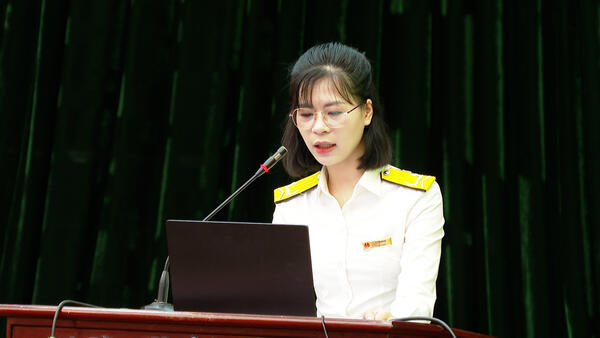 UBND XÃ HỮU LŨNG TỔ CHỨC HỘI NGHỊ TUYÊN TRUYỀN, TRIỂN KHAI, HƯỚNG DẪN CHÍNH SÁCH THUẾ, CHUYỂN ĐỔI MÔ HÌNH HỘ KINH DOANH SANG DOANH NGHIỆP ĐỐI VỚI CÁ NHÂN, HỘ KINH DOANH TRÊN ĐỊA BÀN XÃ HỮU LŨNG