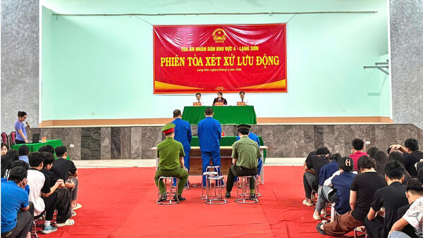 Tòa án nhân dân khu vực 4 – Lạng Sơn xét xử lưu động đối với 02 vụ án ma túy tại trường THPT Hữu Lũng, xã Hữu Lũng, tỉnh Lạng Sơn