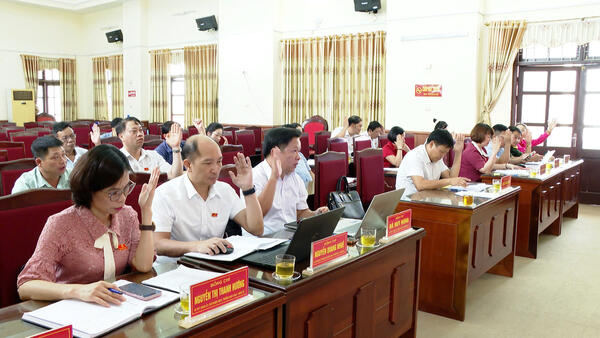 HĐND xã Hữu Lũng tổ chức kỳ họp thứ Ba thông qua nghị quyết về việc sắp xếp thôn trên địa bàn