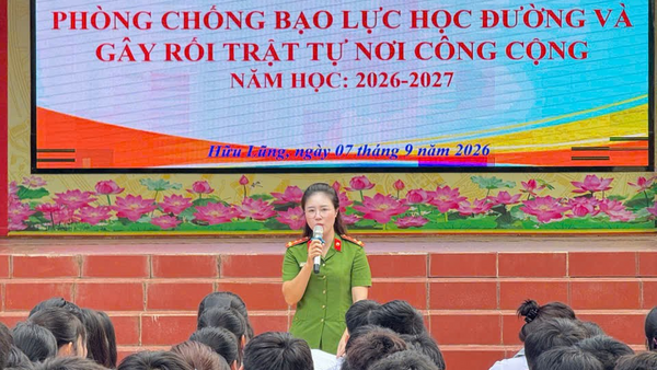Công an xã Hữu Lũng tuyên truyền pháp luật cho hơn 1200 học sinh Trường Trung tâm giáo dục nghề nghiệp thường xuyên Hữu Lũng