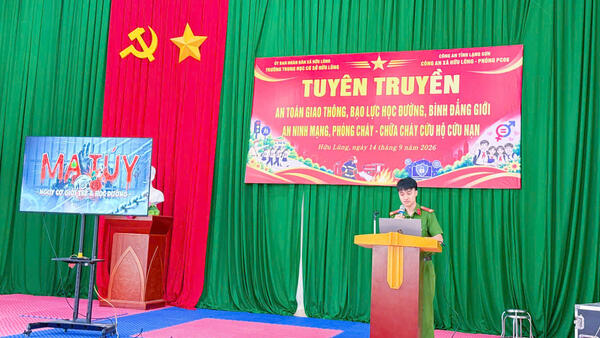 Công an xã Hữu Lũng tuyên truyền về bạo lực học đường và phòng chống  ma túy học đường cho học sinh trường THCS Hồ Sơn