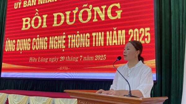 UBND XÃ HỮU LŨNG TỔ CHỨC TẬP HUẤN ỨNG DỤNG TRÍ TUỆ NHÂN TẠO TRONG CÔNG VỤ