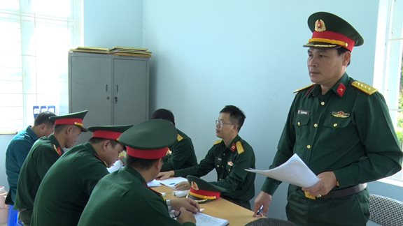 Đại tá Mai Xuân Phong, Phó Chỉ huy trưởng, Tham mưu trưởng, Bộ Chỉ huy Quân sự tỉnh Lạng Sơn  phát biểu tại buổi kiểm tra.jpg