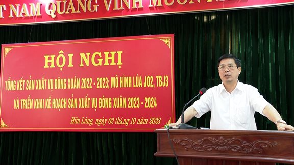 Đồng chí Lý Việt Hưng, tỉnh uỷ viên, Giám đốc Sở Nông nghiệp và Phát triển Nông thôn phát biểu tại hội nghị.jpg